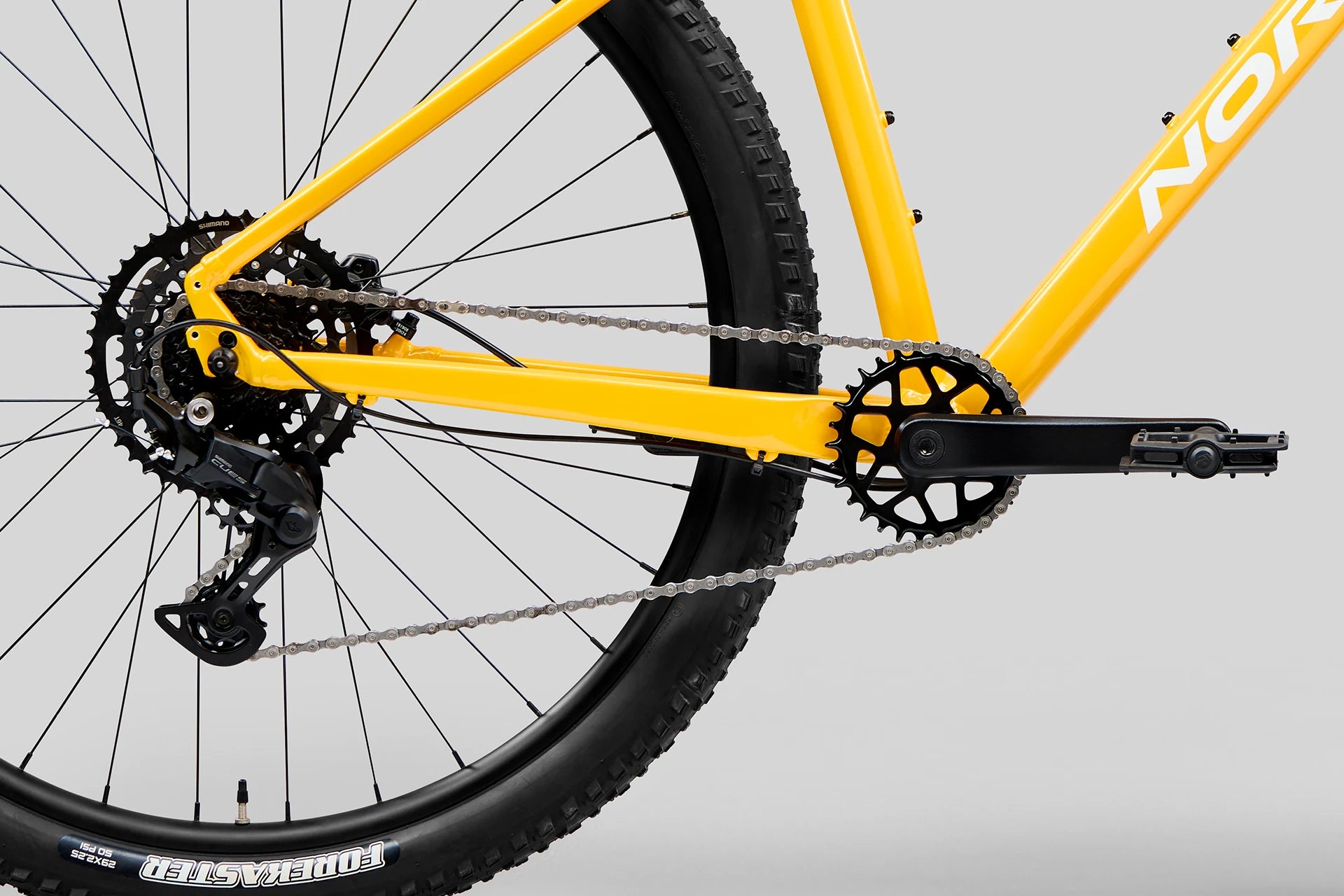 BICICLETA NORCO STORM 100 GOLDEN LARCH YELLOW